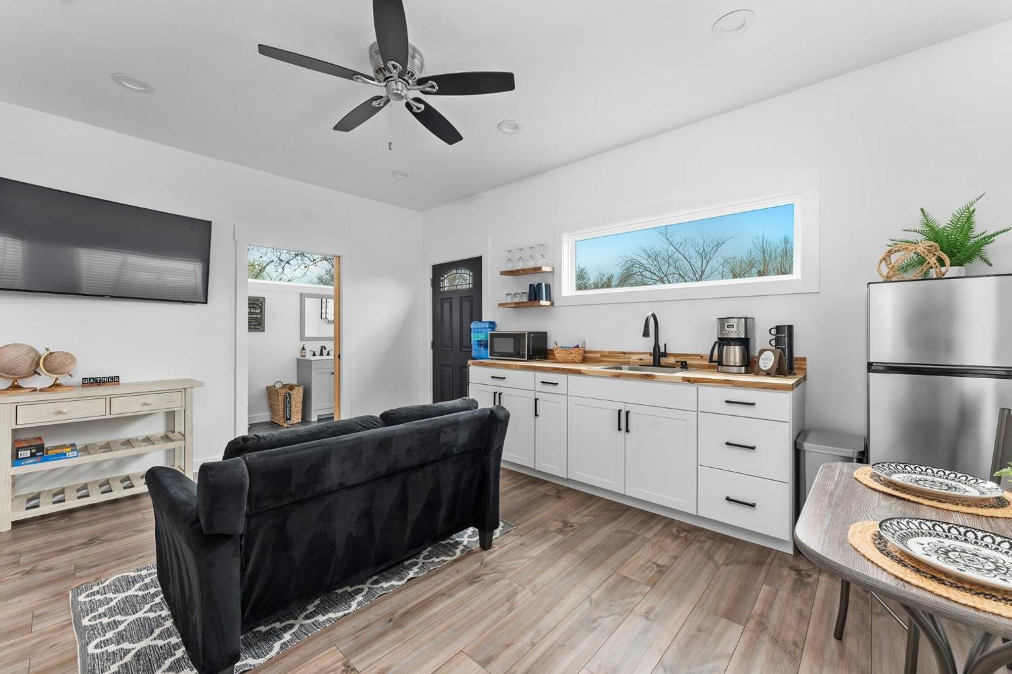 Hidden Cottage Mins To Main St And Sleeps 4 Fredericksburg Exteriör bild