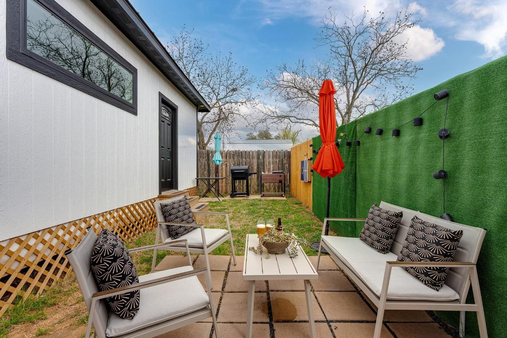 Hidden Cottage Mins To Main St And Sleeps 4 Fredericksburg Exteriör bild