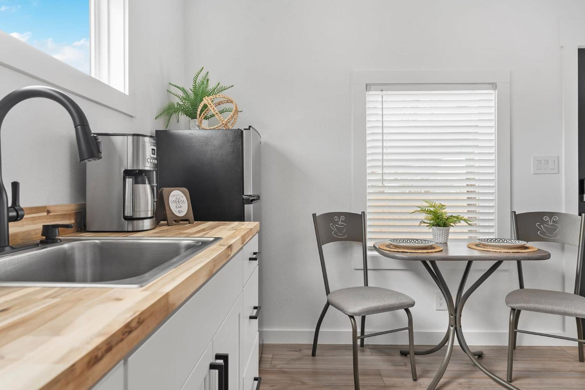 Hidden Cottage Mins To Main St And Sleeps 4 Fredericksburg Exteriör bild