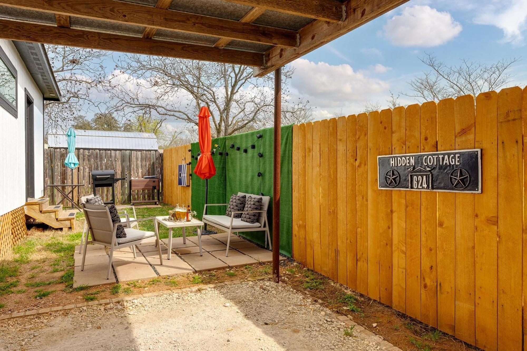 Hidden Cottage Mins To Main St And Sleeps 4 Fredericksburg Exteriör bild