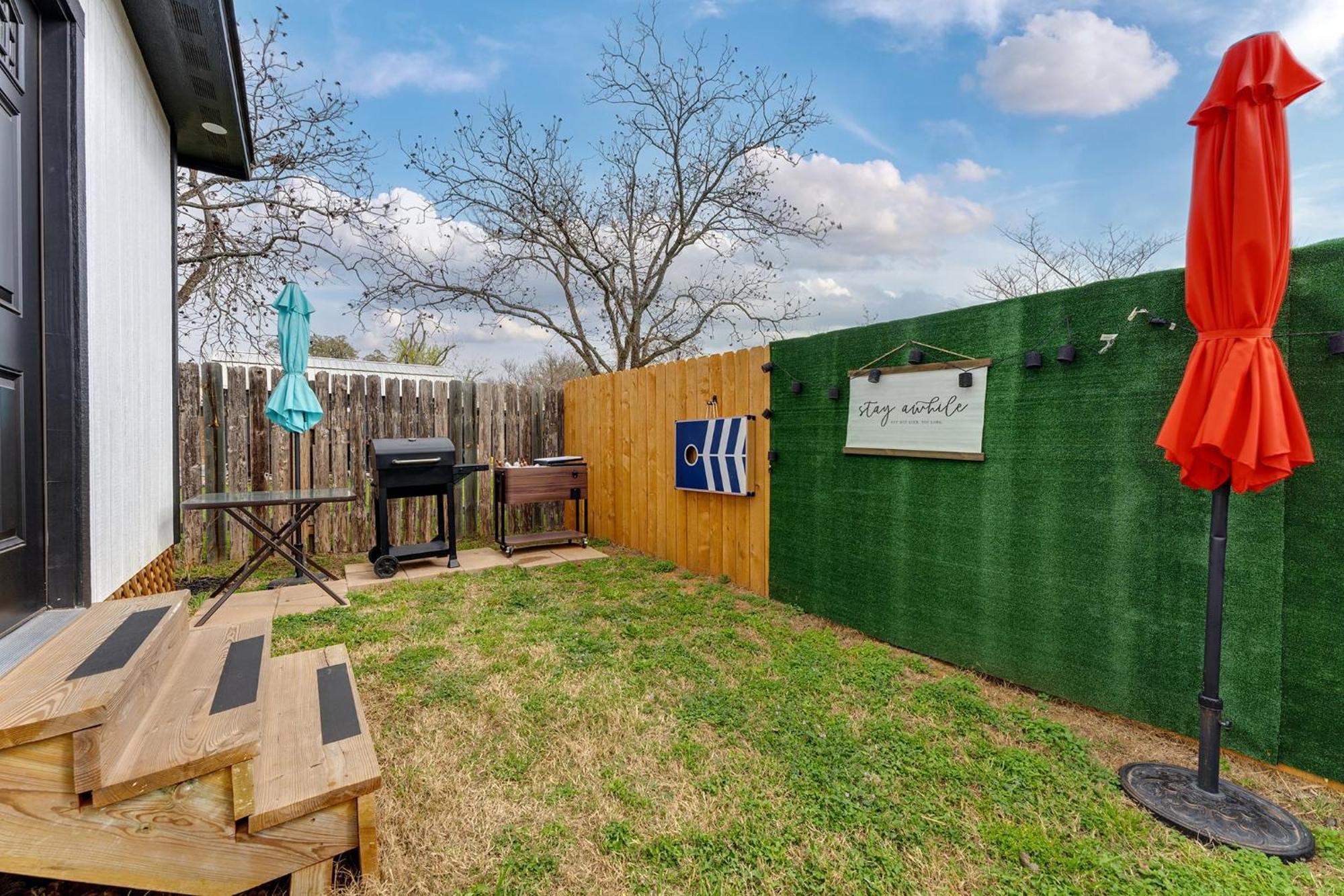 Hidden Cottage Mins To Main St And Sleeps 4 Fredericksburg Exteriör bild